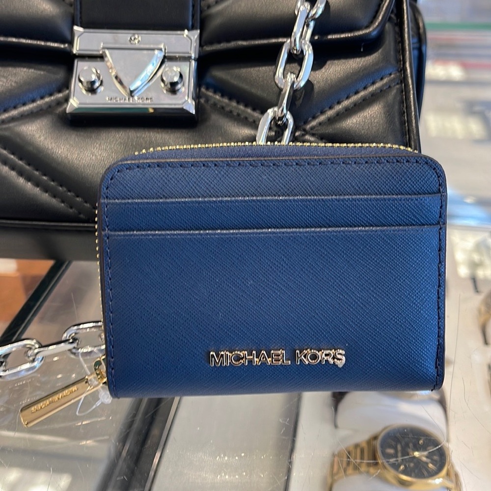 Michael Kors Jet Set Travel Medium Zip Around Card Case 
Color: Navy 
NWT - Picture 16 of 16